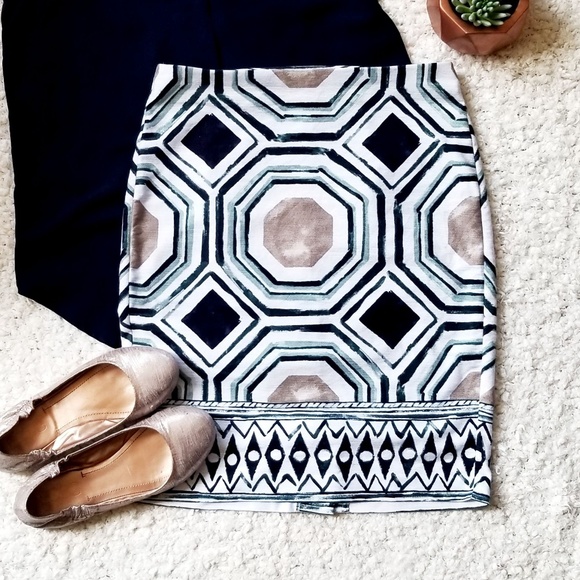 LOFT Dresses & Skirts - LOFT Lightweight Cotton Pencil Skirt